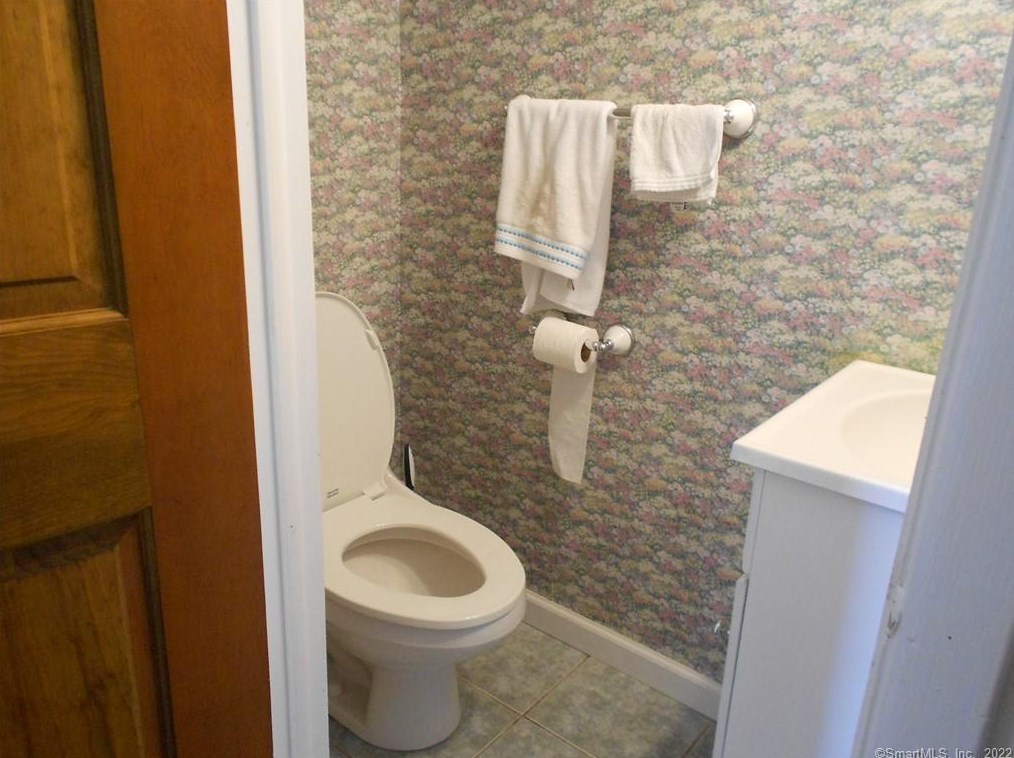 148 Centerbrook Rd, New Haven CT  06518-3402 exterior