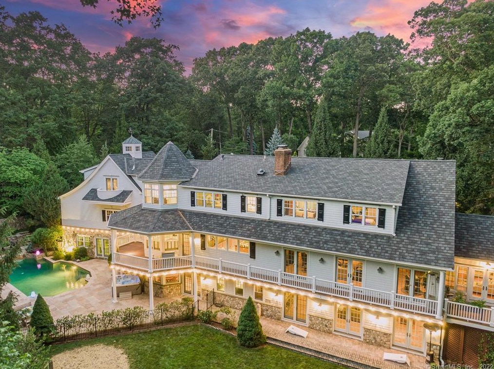 11 Hope Dr, Tokeneke, CT 06820-6111