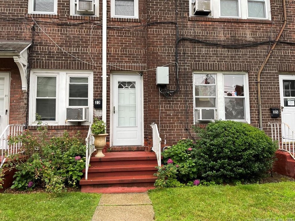 23 Alanson Rd, Bridgeport, CT 06607