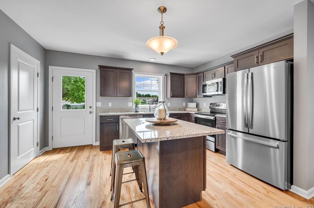 88 Woodhouse Ave #1, Wallingford, CT 06492