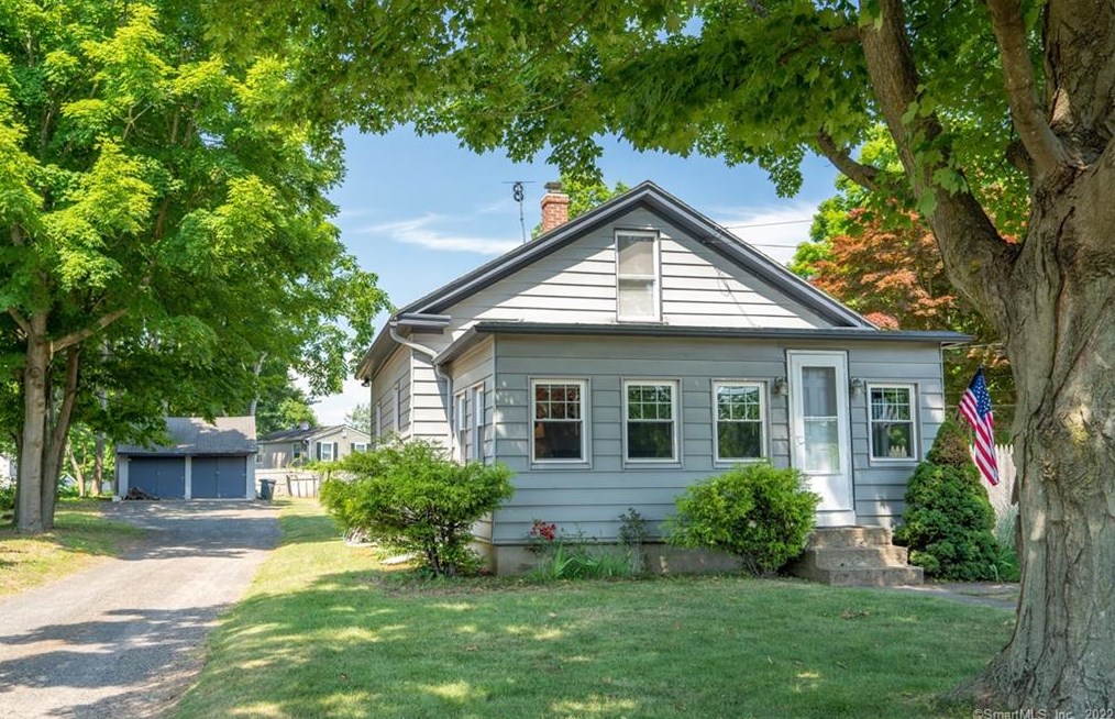 60 Pond Hill Rd, Wallingford, CT 06492