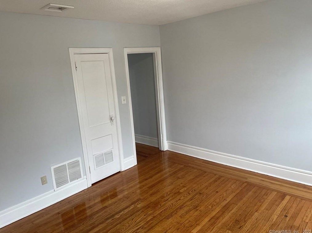 24 Bradley Ave #b, New Haven, CT 06514