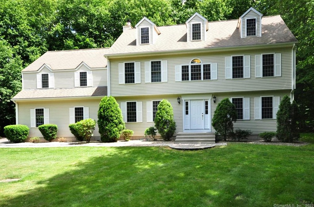 874 Neipsic Rd, Glastonbury, CT 06033