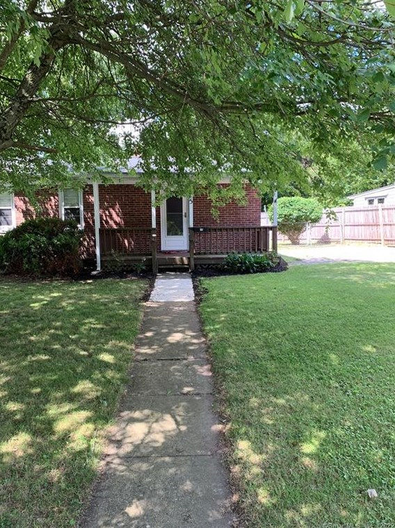 15 Campfield Dr, Fairfield, CT 06825