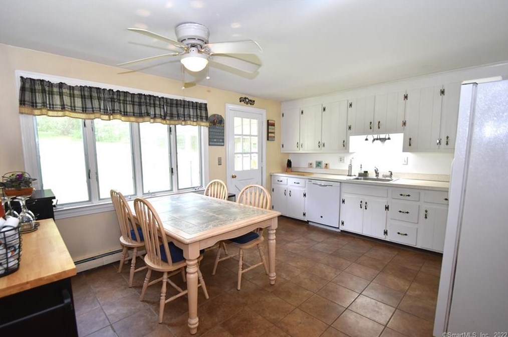 40 Dunn Hill Rd, Tolland, CT 06084