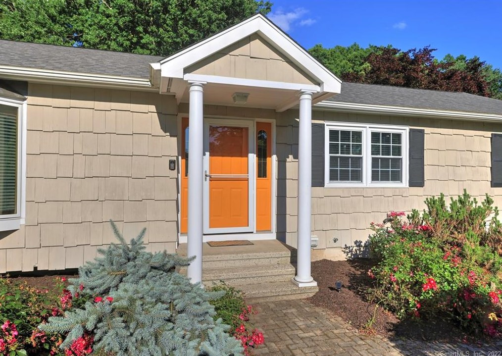 859 N Greenbrier Dr, Orange, CT 06477