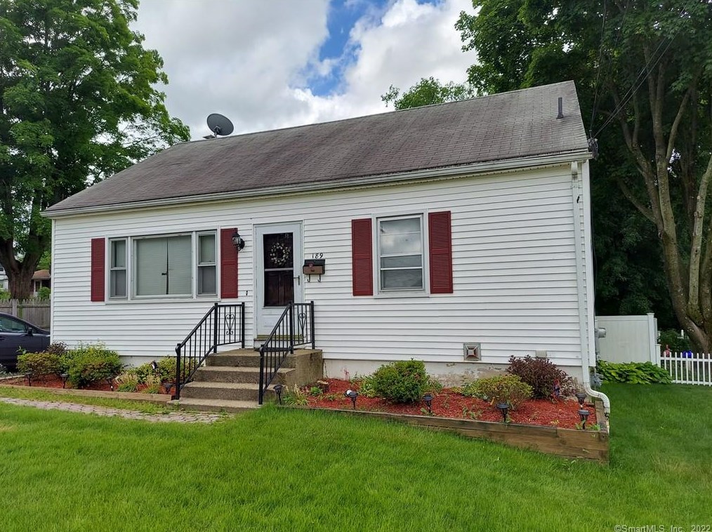 189 Oakville Ave, Waterbury CT  06708-1617 exterior