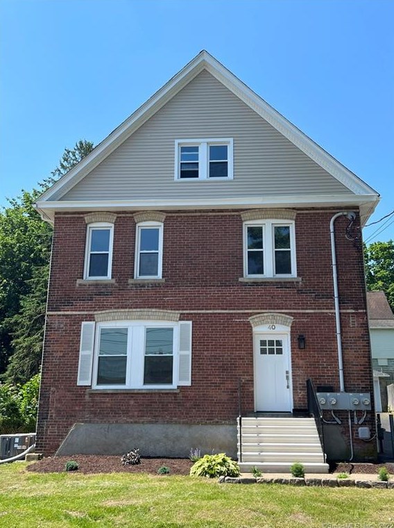 40 Cliff St, Huntington, CT 06484