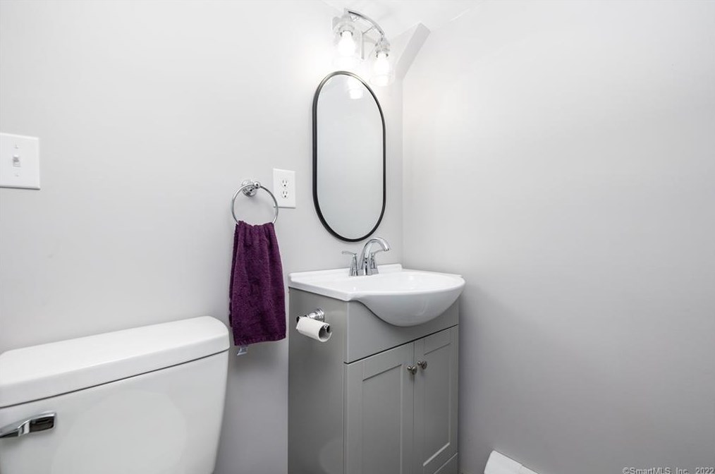 45 Henry Ave, Hartford CT  06111-3406 exterior