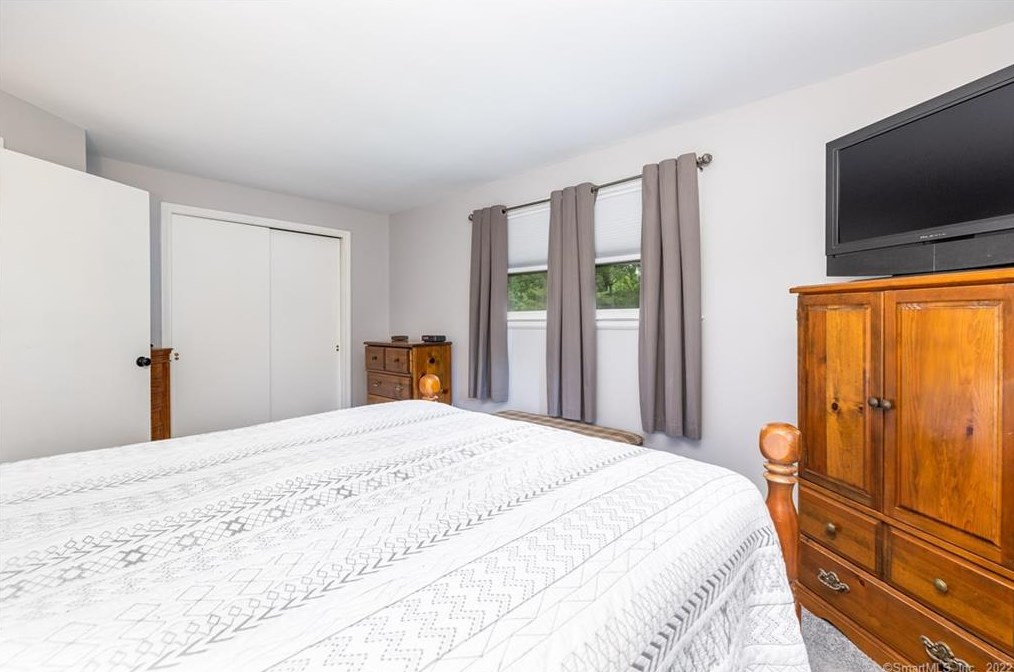 45 Henry Ave, Hartford CT  06111-3406 exterior