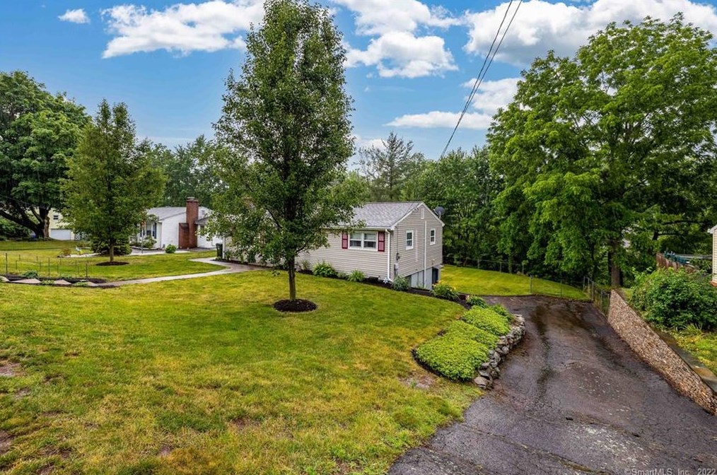 45 Henry Ave, Hartford CT  06111-3406 exterior