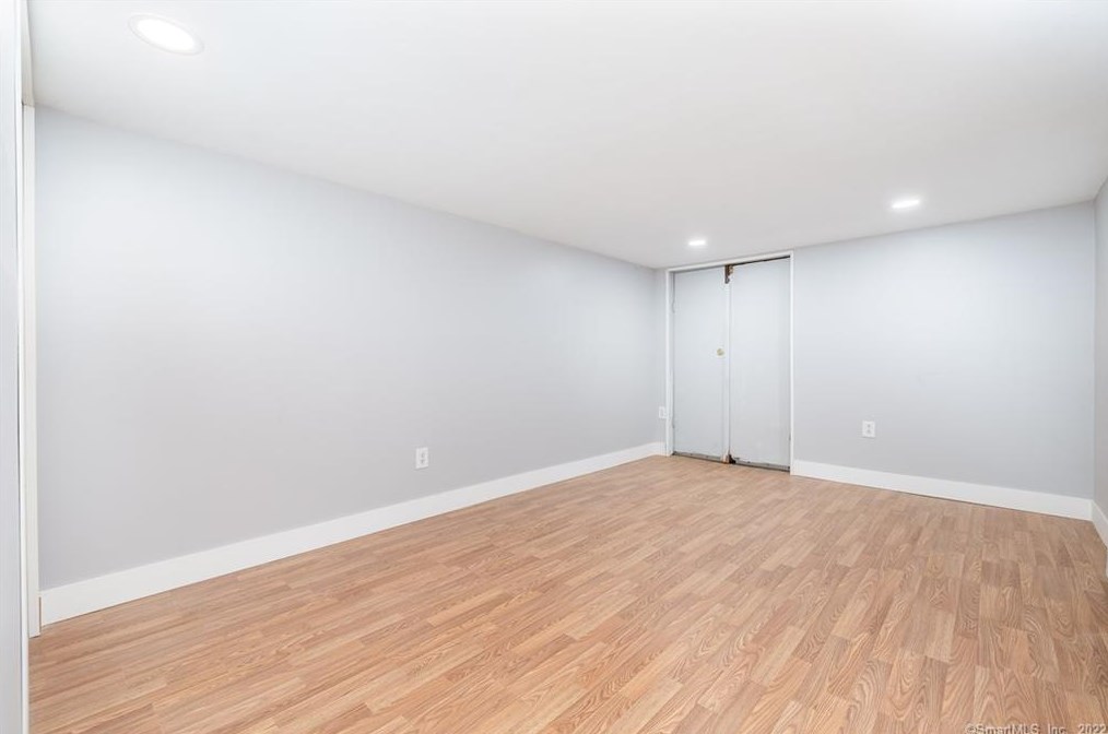 45 Henry Ave, Hartford CT  06111-3406 exterior