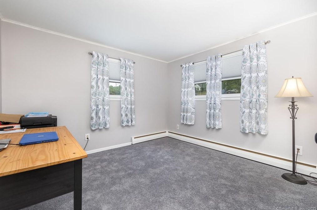 45 Henry Ave, Hartford CT  06111-3406 exterior