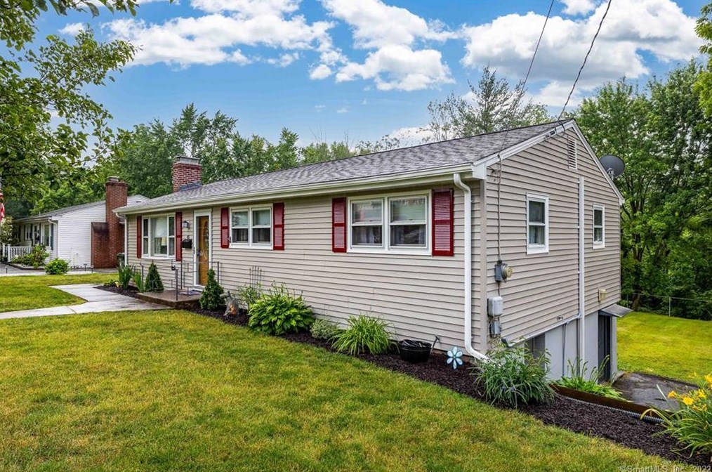 45 Henry Ave, Hartford CT  06111-3406 exterior