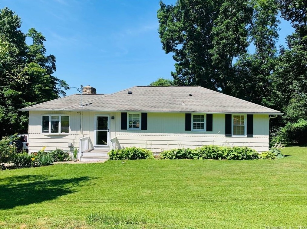 26 Skyline Dr, Brookfield Center, CT 06804
