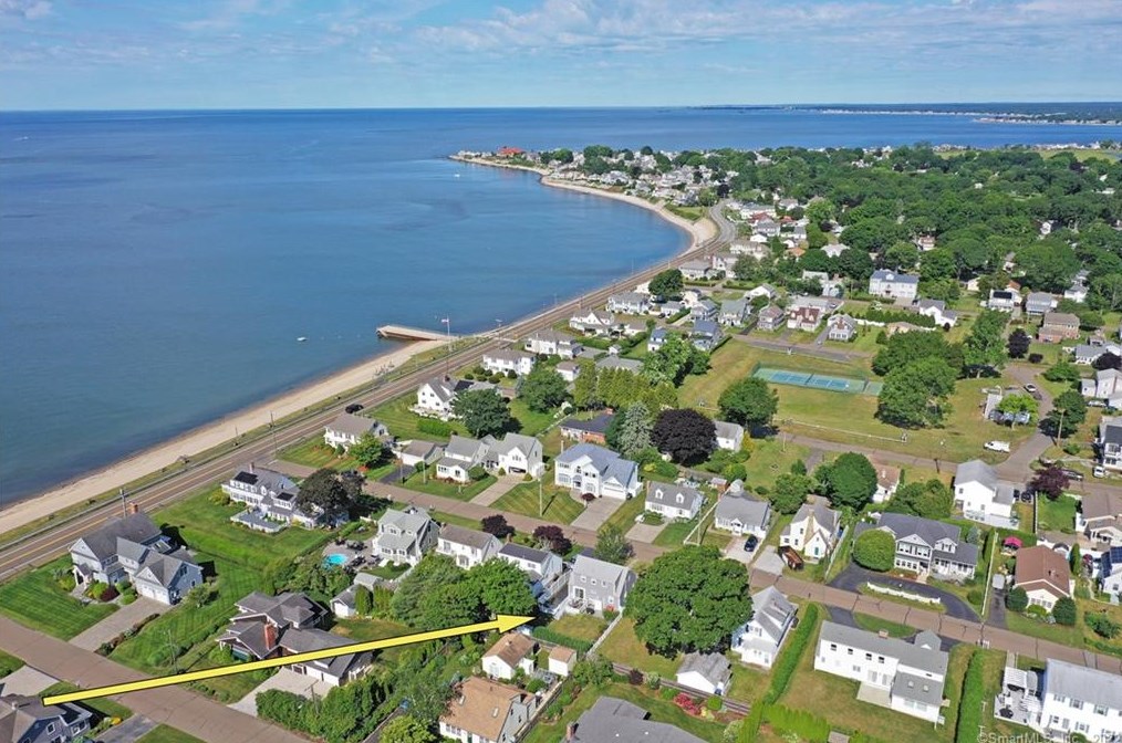 16 Neptune Dr, Fenwick CT  06475-2918 exterior