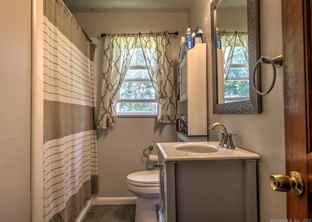 230 Marshall Ln, Derby, CT 06418