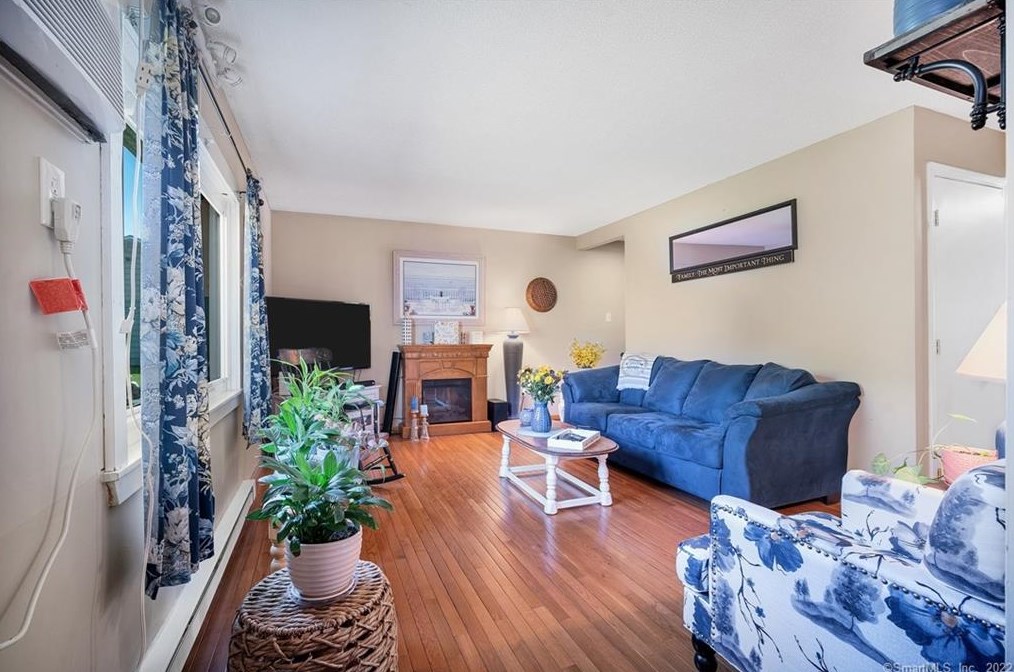 124-1 Lantern Park Dr, Union City, CT