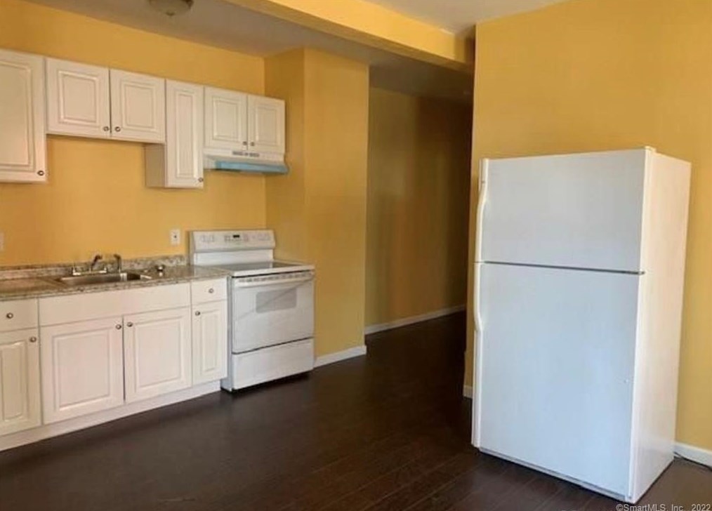 55 Bond St, Hartford CT  06114-1392 exterior