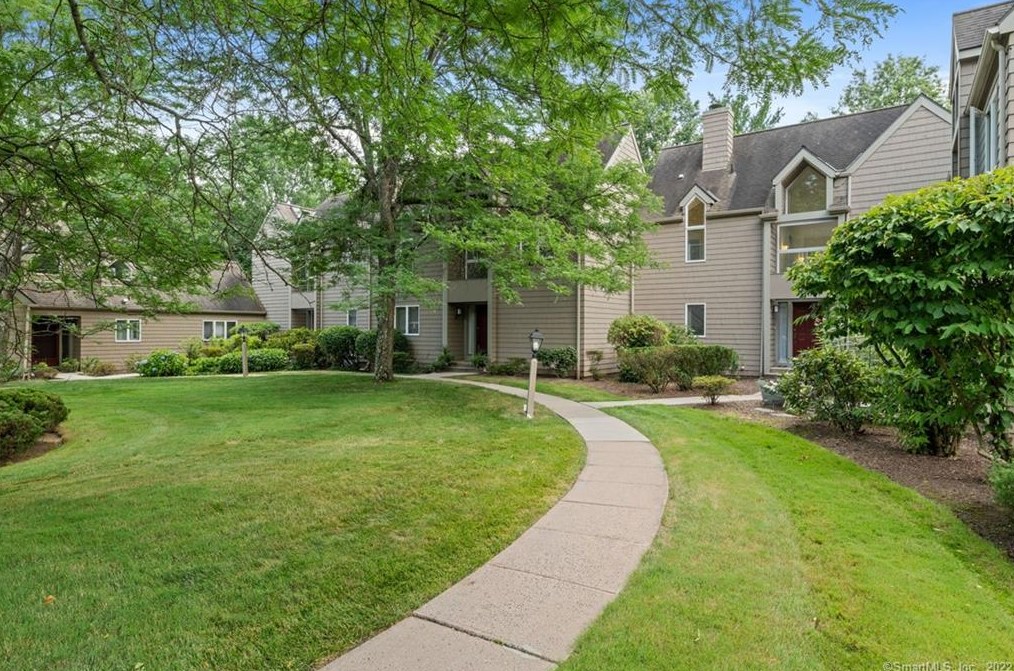 35 Timberwood Rd, Hartford, CT 06117-1463