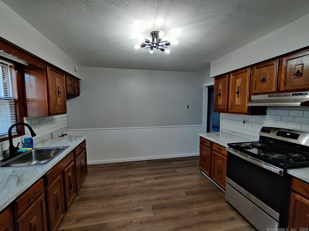 141 Hawkins St #1, Derby, CT 06418