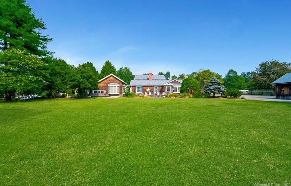 558 N Roast Meat Hill Rd, Deep River, CT 06419