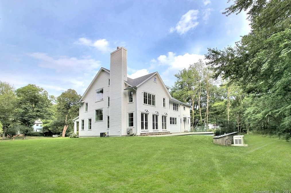 36 Bonnie Brk Rd, Westport CT 06880-1508 exterior