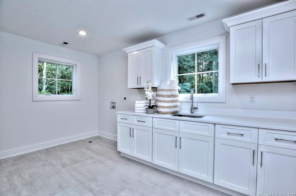 36 Bonnie Brk Rd, Westport CT 06880-1508 exterior