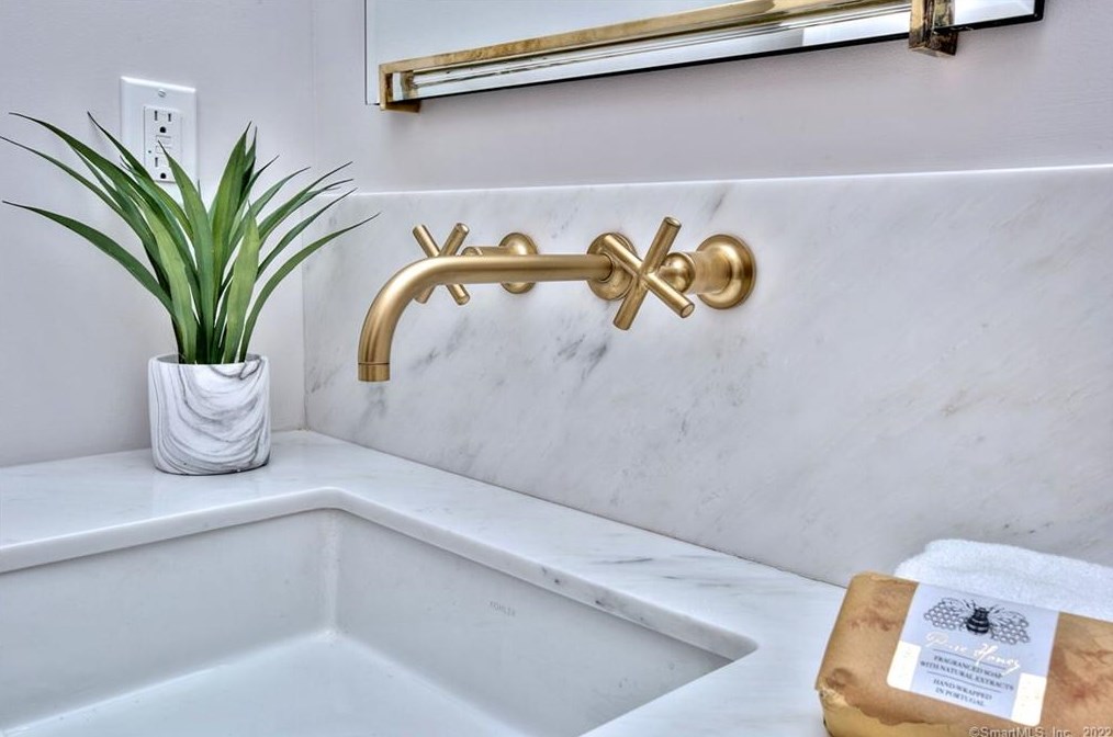 36 Bonnie Brk Rd, Westport CT 06880-1508 exterior