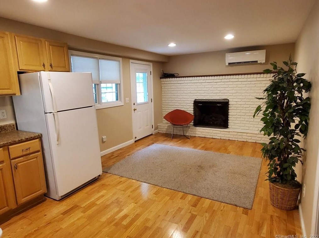 3 Dunn Rd, Coventry, CT 06238