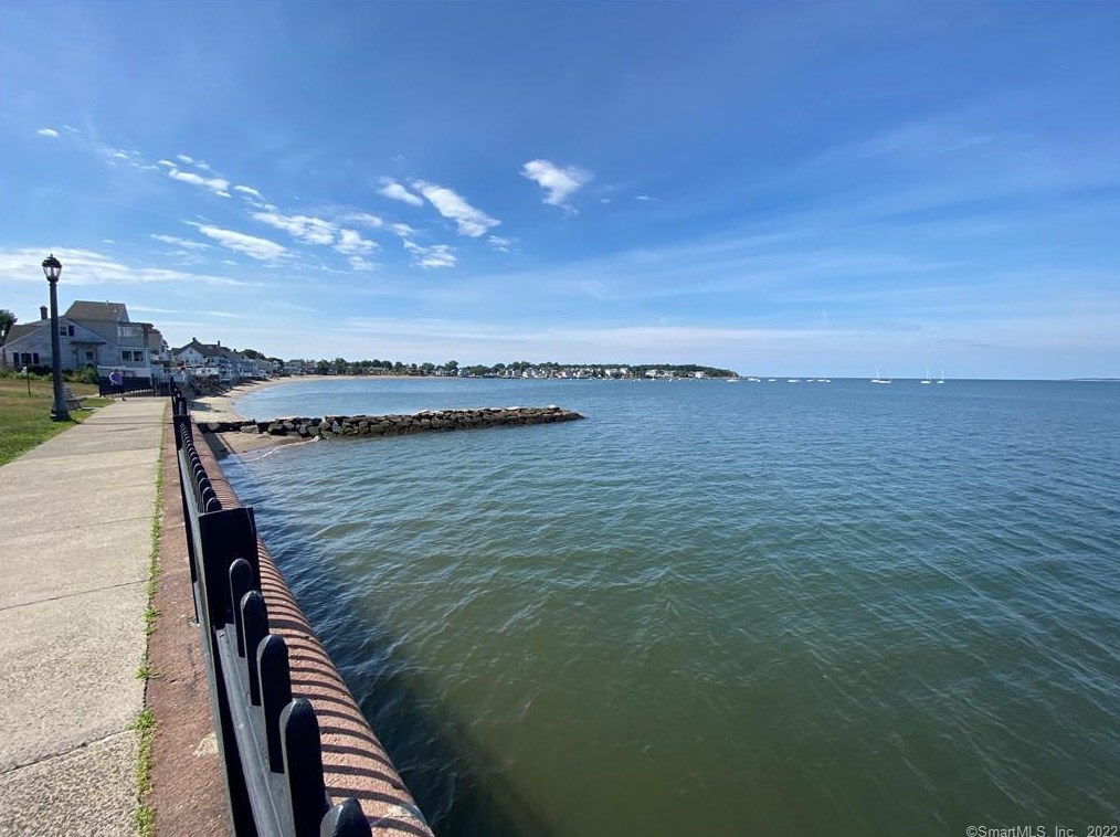 15 Beecher Pl, New Haven CT 06512-3904 exterior