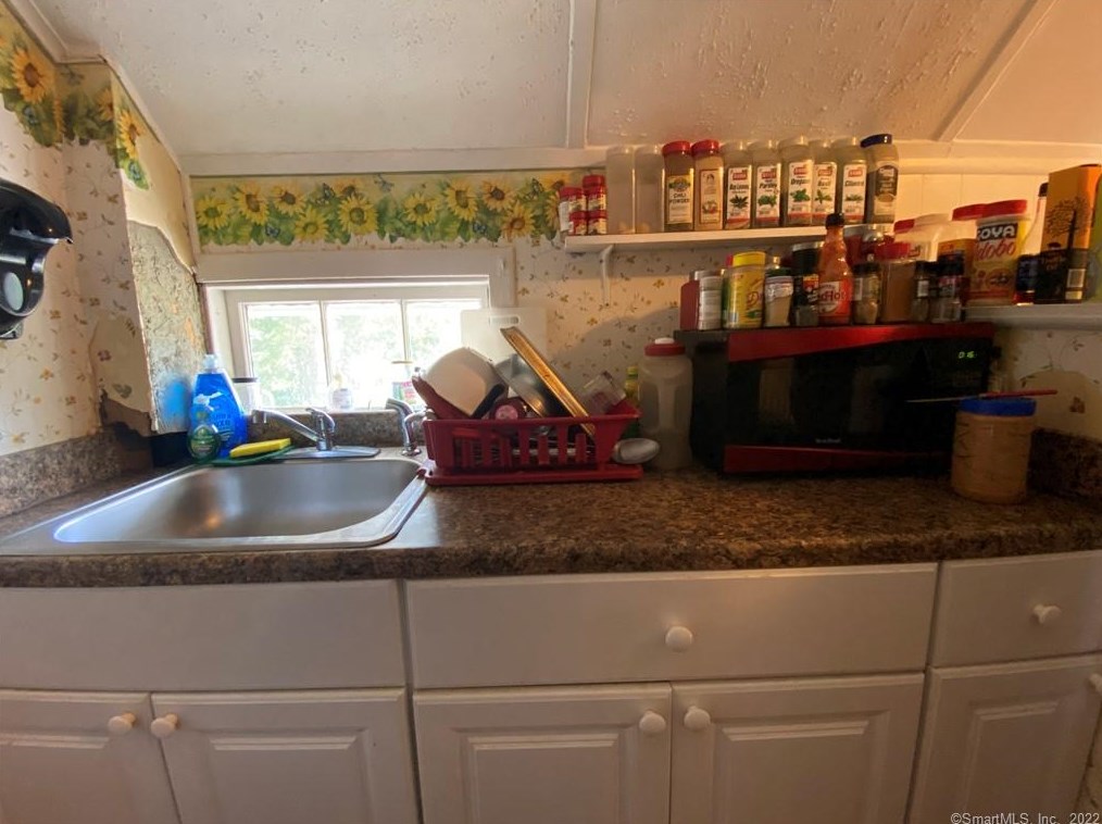 15 Beecher Pl, New Haven CT 06512-3904 exterior