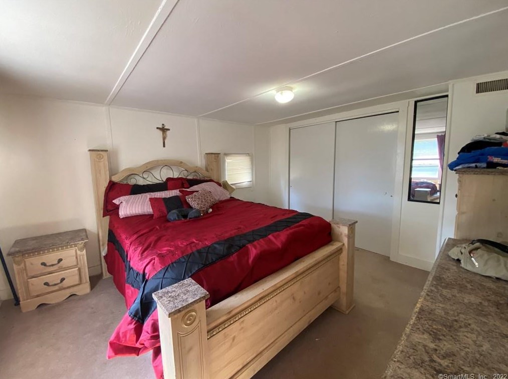 15 Beecher Pl, New Haven CT 06512-3904 exterior