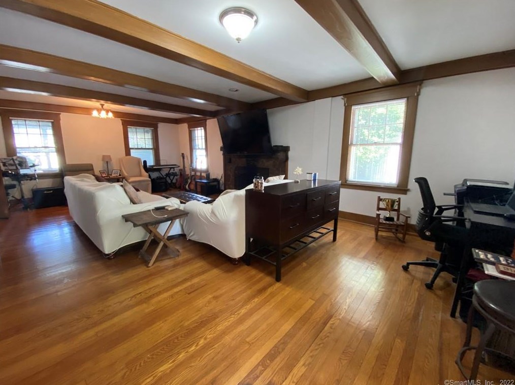 15 Beecher Pl, New Haven CT 06512-3904 exterior