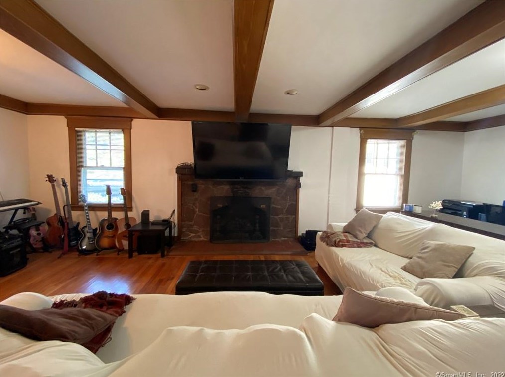 15 Beecher Pl, New Haven CT 06512-3904 exterior