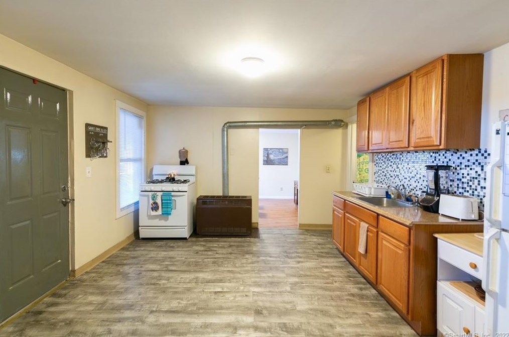 288 High St #2r, Union City, CT 06770