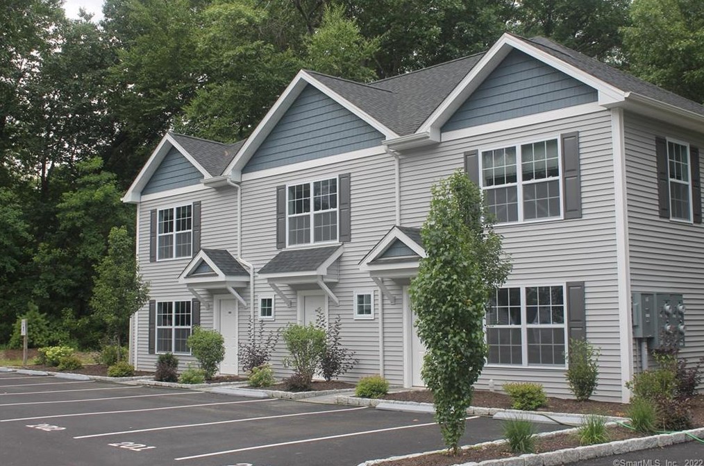 9 Goodhill Rd #103, Bethel, CT 06801