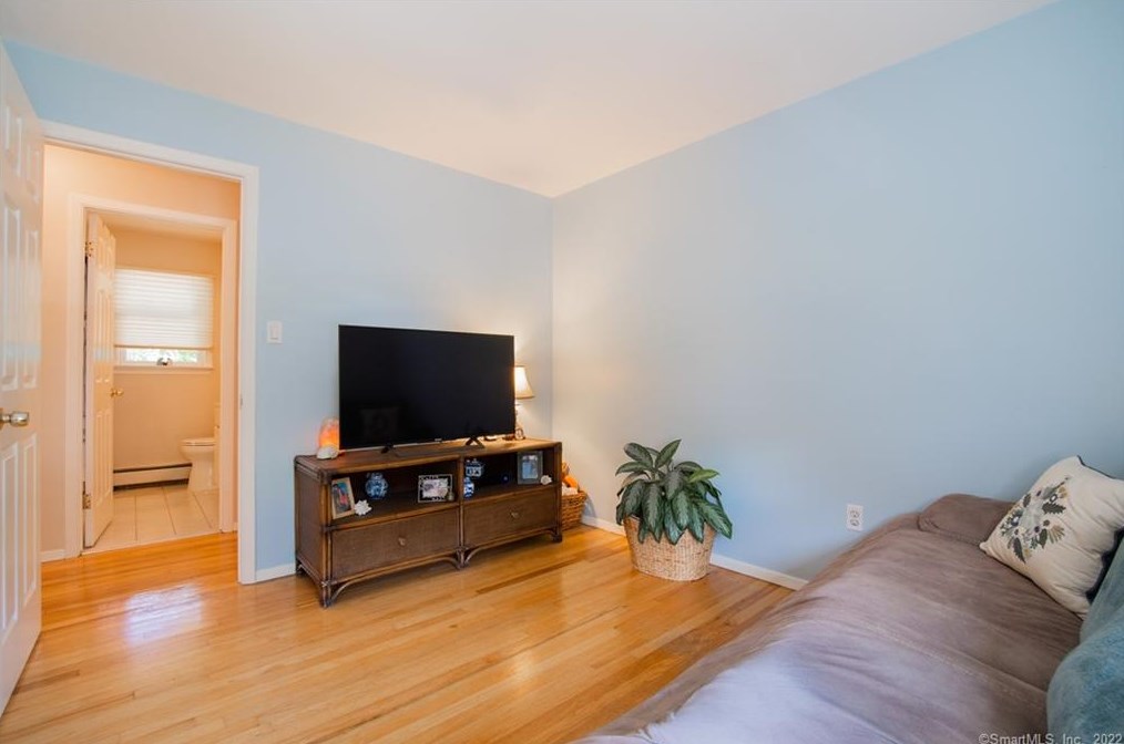 103 Hilltop Ln, New Haven CT 06516-4808 exterior