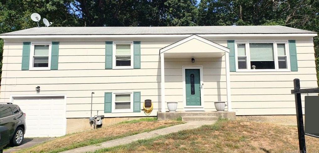 103 Hilltop Ln, New Haven CT 06516-4808 exterior