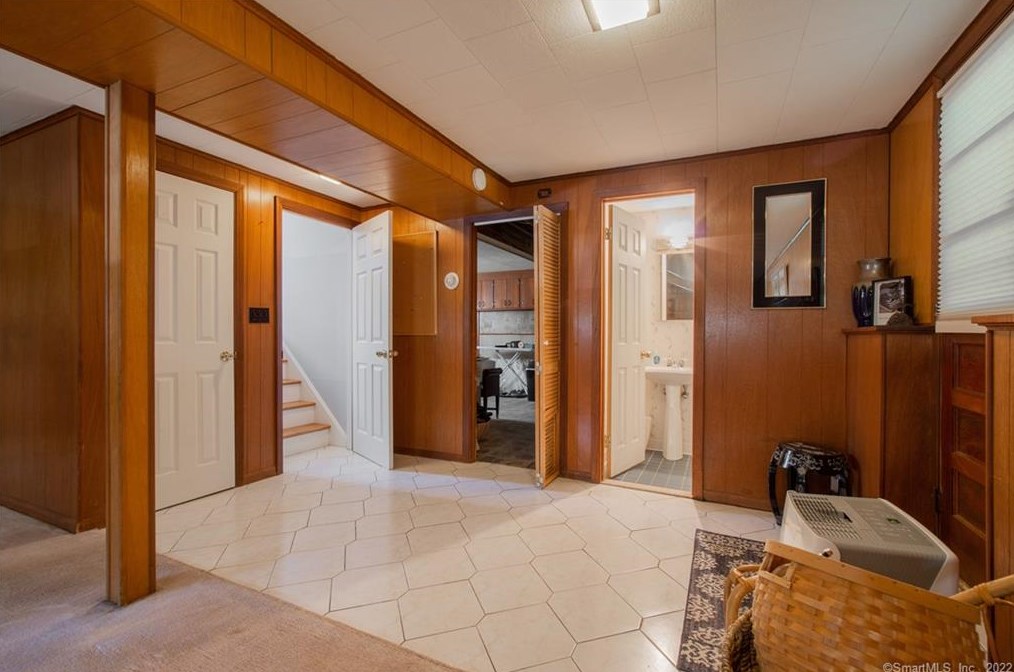 103 Hilltop Ln, New Haven CT 06516-4808 exterior