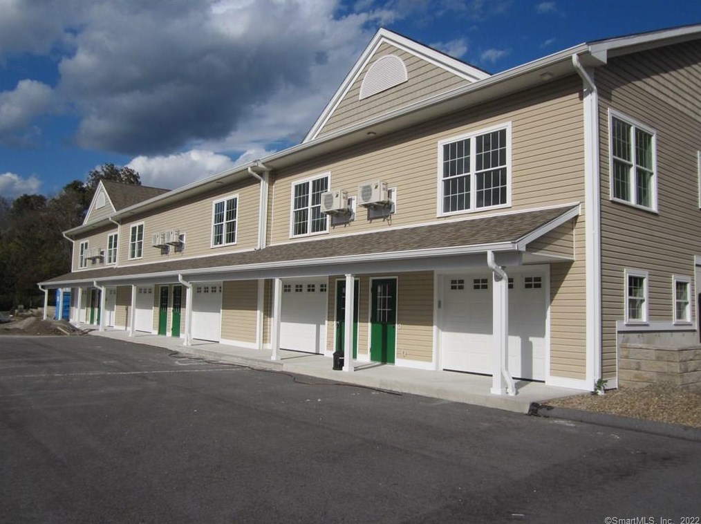 15 Centre St #3, Colchester, CT 06420