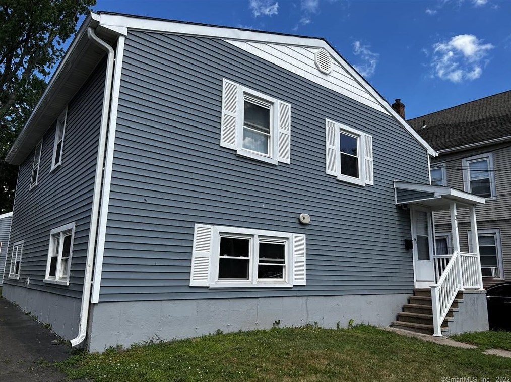 31 1st St, Meriden CT  06451-4018 exterior