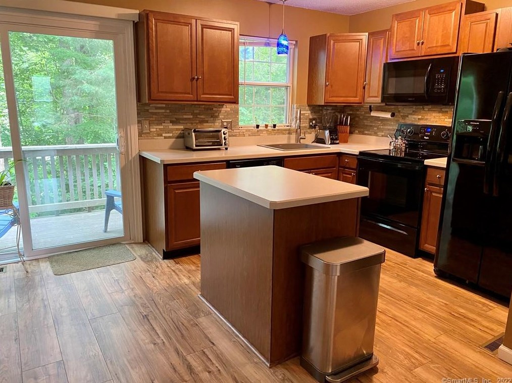 229 Branford Rd #412, North Branford, CT 06471