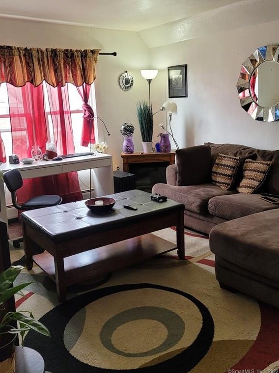 51 St, Hartford CT 06114-2642 exterior