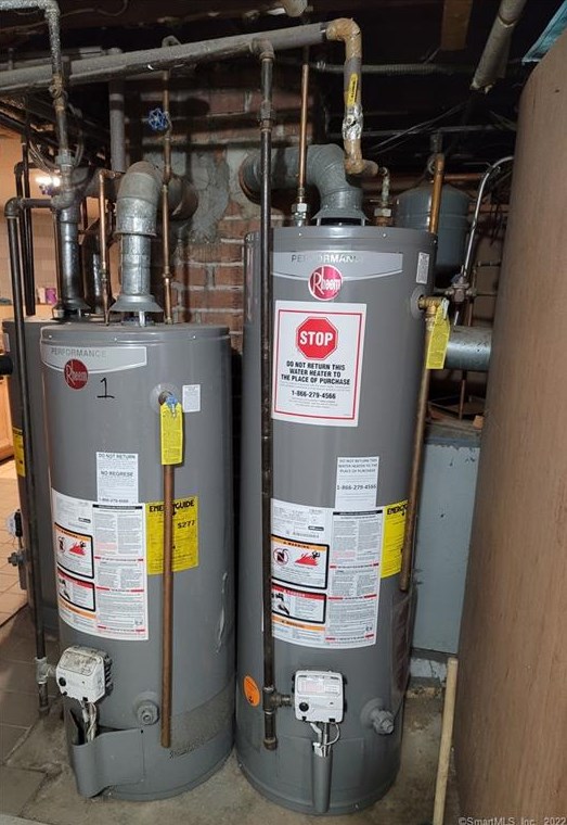 51 St, Hartford CT 06114-2642 exterior