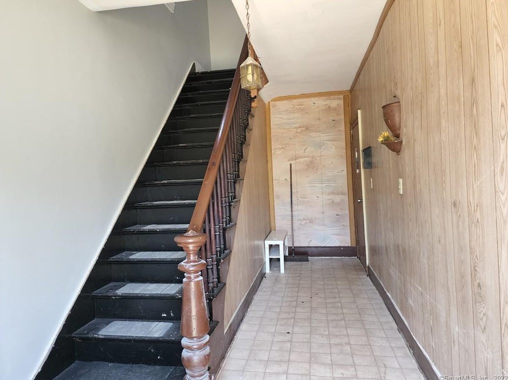 21 N Washington Ave, Niantic, CT
