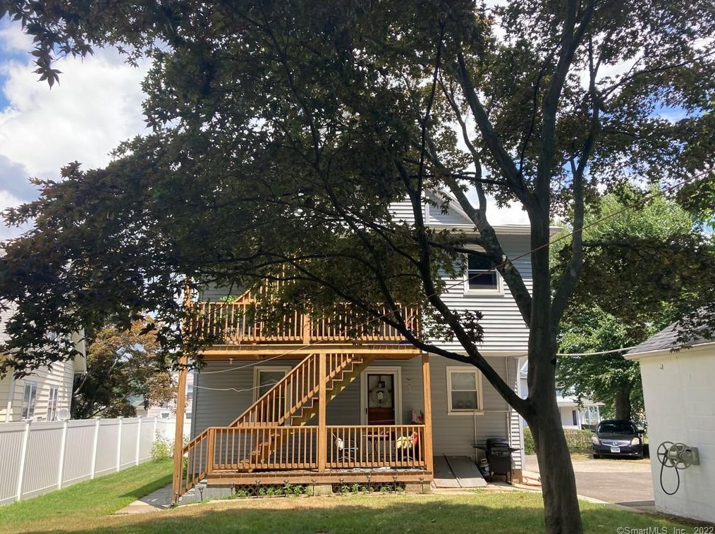 17 Hull St, Ansonia, CT 06401