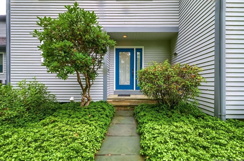 9 Whitehall Lndg, Mystic, CT 06355-1925