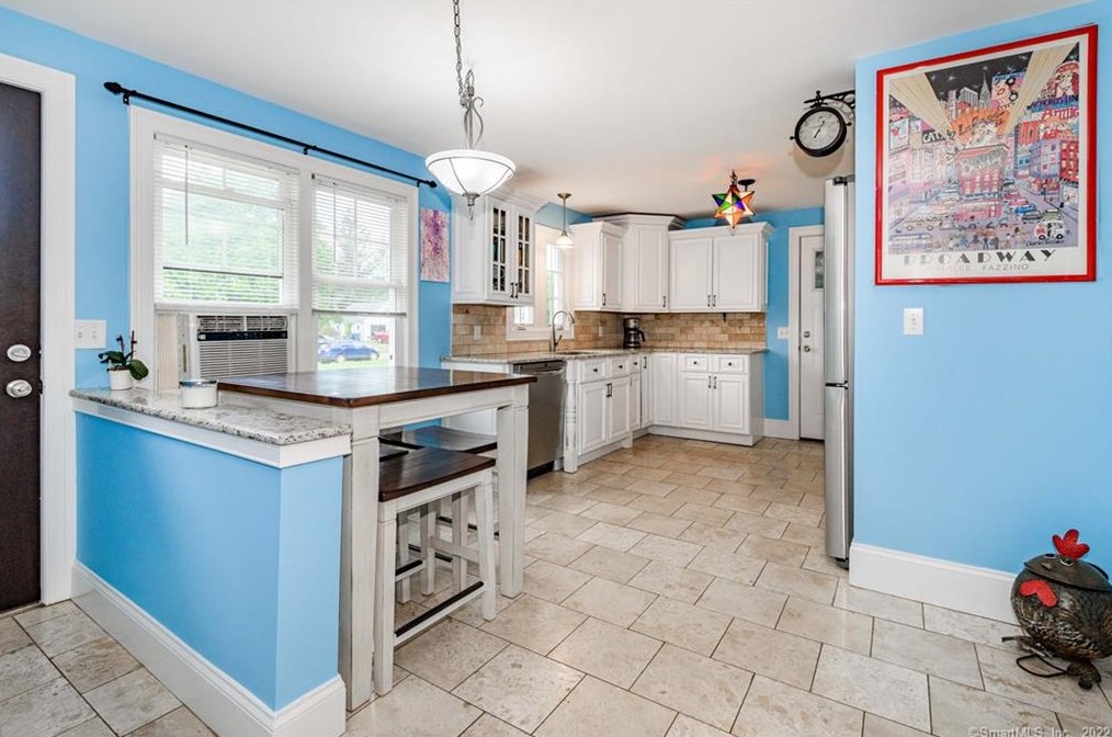 1100 Guernseytown Rd, Watertown, CT 06795-1225