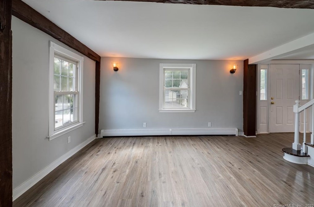 17 Pleasant St, Cromwell CT  06416-2323 exterior